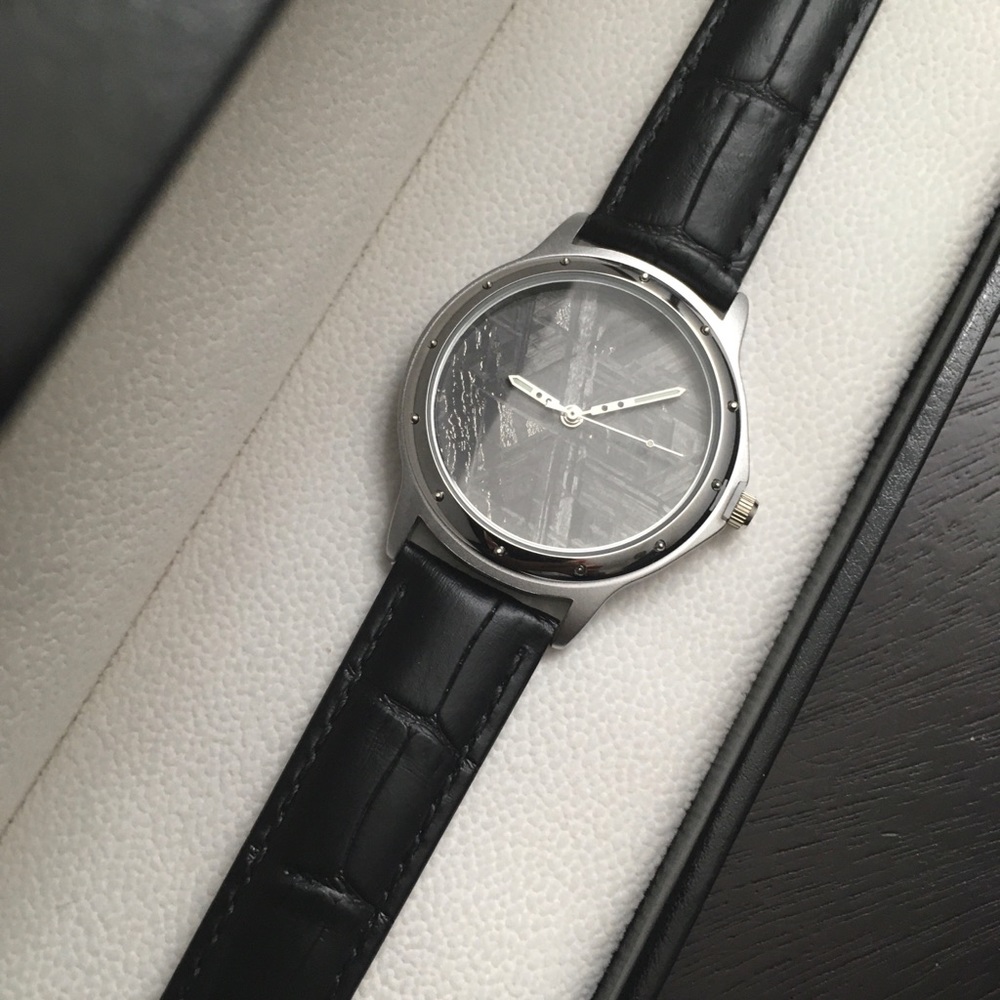 Natural Muonionalusta Meteorite Watch 30mm Dial Leather Strap Case Unisex